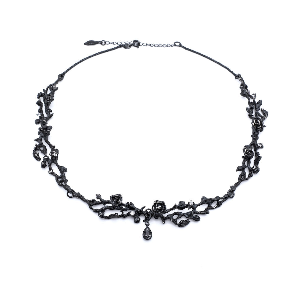 Black floral necklace for gothic style 