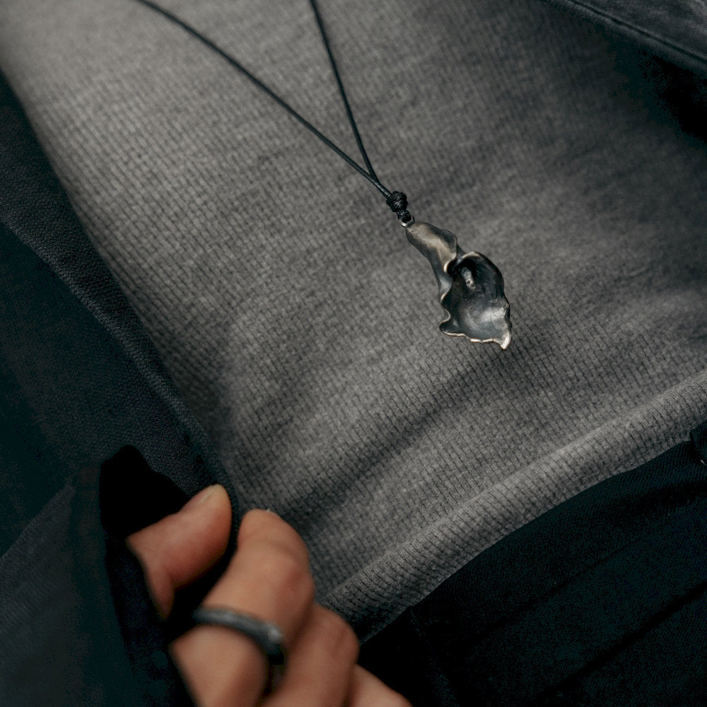  adjustable unisex botanical calla necklace